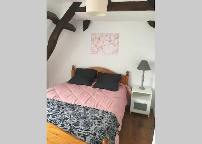 Maison De Ville Dans Une Citee Medievale