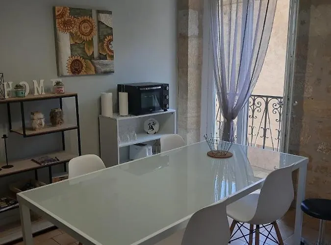 Maison De Ville Dans Une Citee Medievale